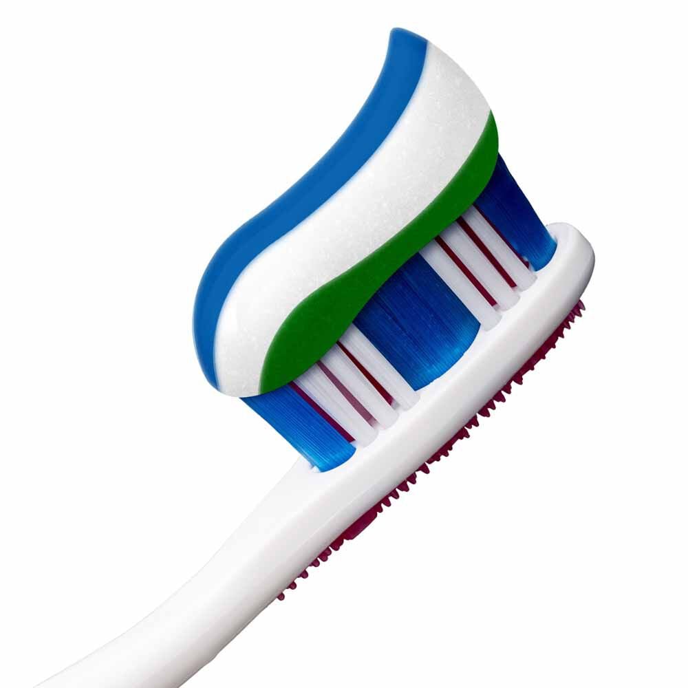 Colgate Dentifricio Triple Action Protezione Carie 75 ml, , large